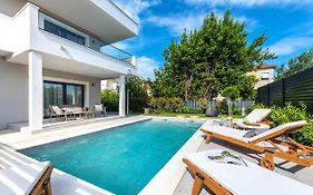 Villa Auni Grey - Heated Pool - Rooftop - Seaview - Beach